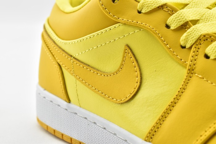 Jordan 1 Low Yellow Strike (W)