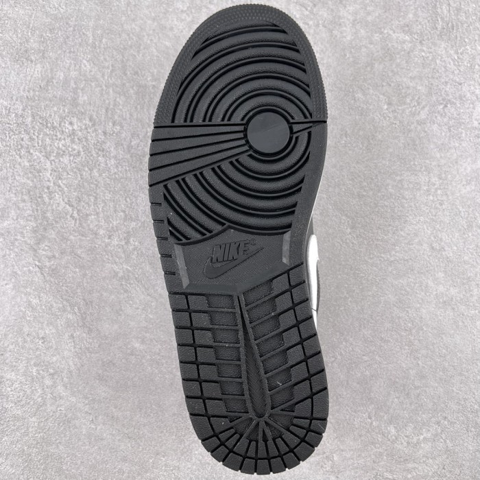 Jordan 1 Low Game Royal Toe 553558-042