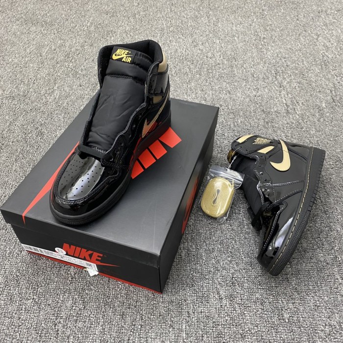 Jordan 1 Retro High Black Metallic Gold (2020)