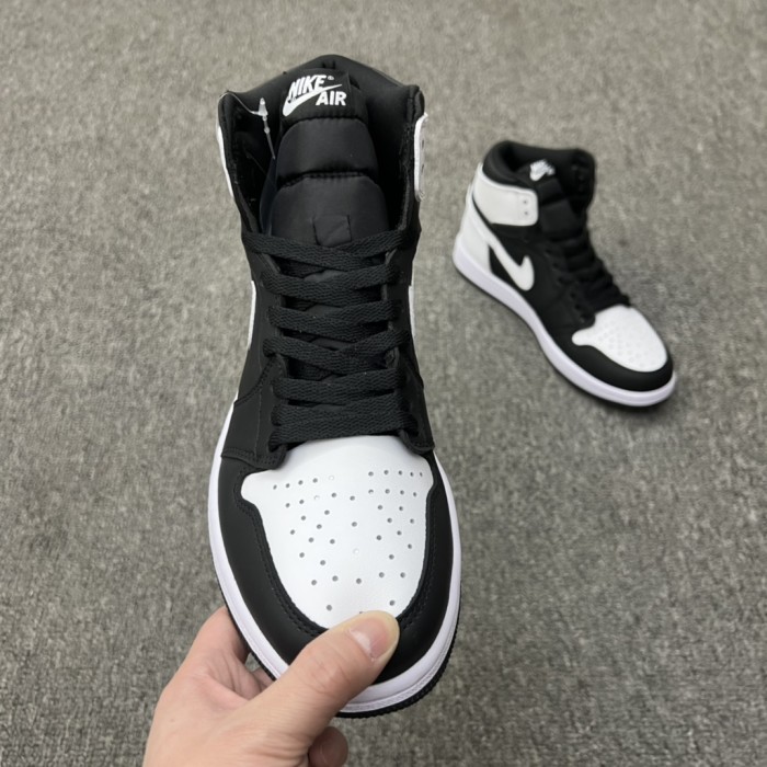 Jordan 1 Retro High OG Black White