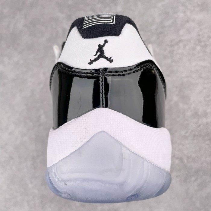 Jordan 11 Retro Low Concord