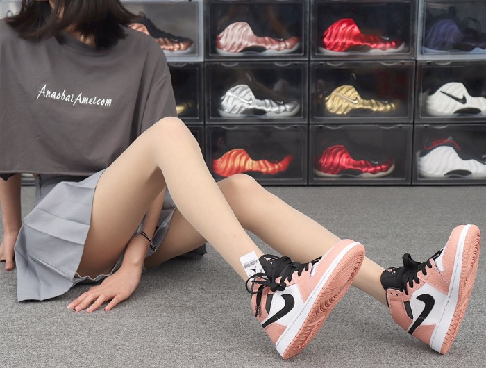 Jordan 1 Mid Pink Quartz