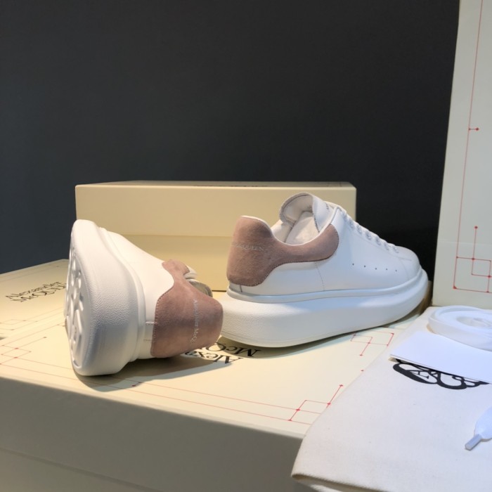 Alexander McQueen Stylish Skateboarding Shoes Women's White Pink