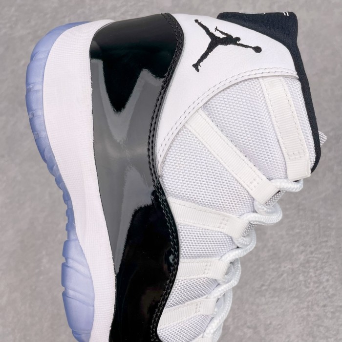 Jordan 11 Retro Concord (2018)