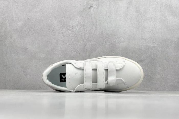 Veja Recife Chromefree Leather White Natural