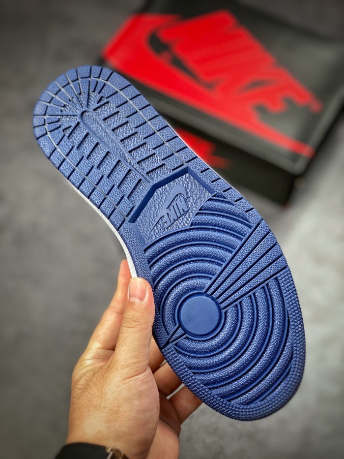 Jordan 1 Retro Low OG Mystic Navy