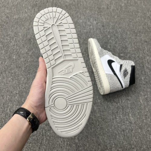 Jordan 1 Retro High OG White Cement