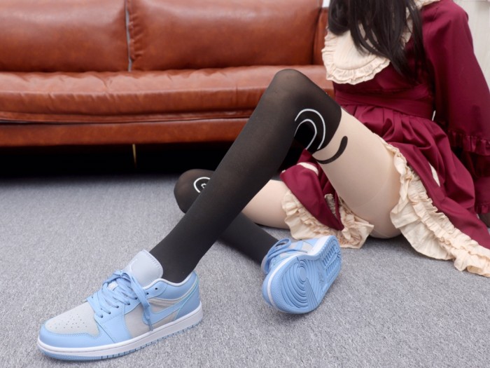 Jordan 1 Low University Blue Grey (W)