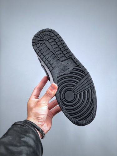 Jordan 1 Mid Panda (W)