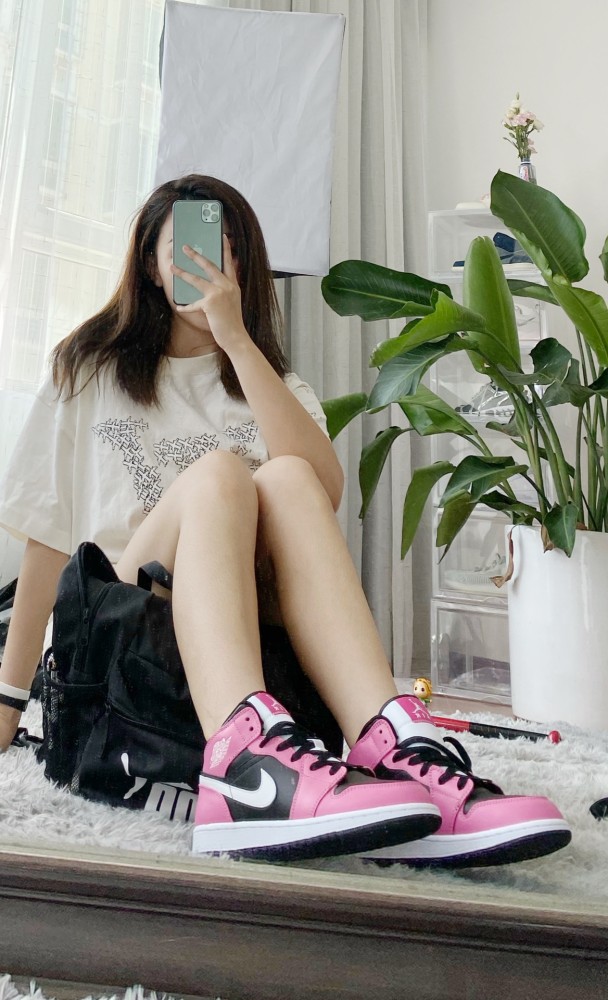 Jordan 1 Mid Pinksicle (GS)