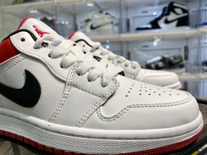 Jordan 1 Low White University Red Black