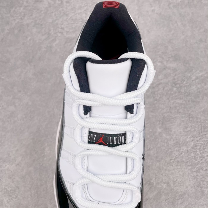 Jordan 11 Retro Low Concord Bred