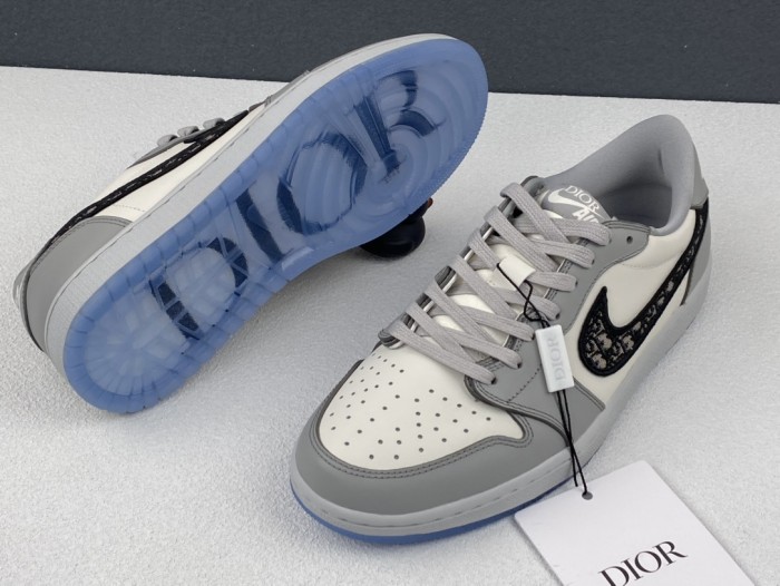 Jordan 1 Retro Low Dior