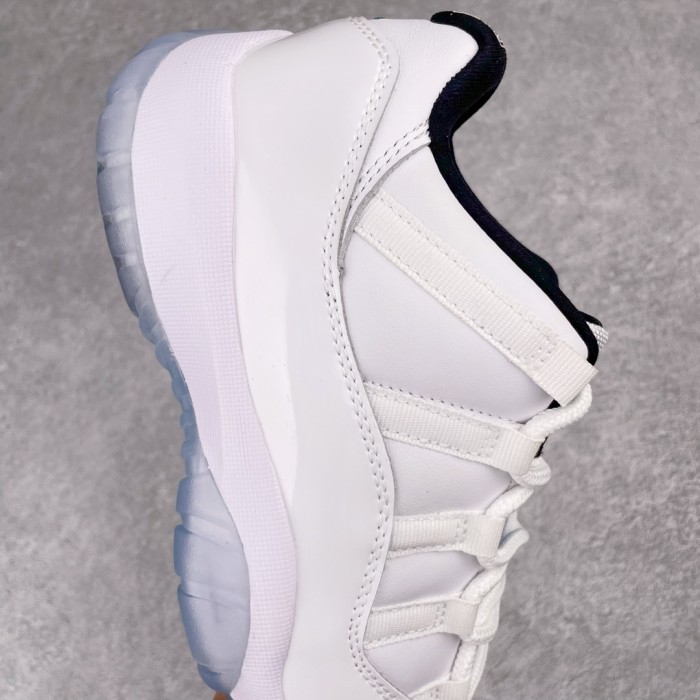 Jordan 11 Retro Low Legend Blue