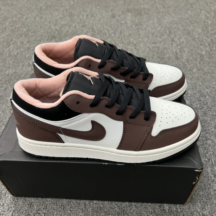Jordan 1 Low Mocha
