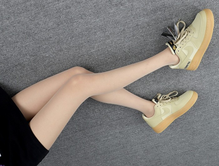 Nike Air Force 1 Low Gore-Tex Team Gold Khaki