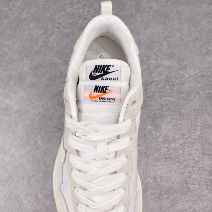 Nike Vaporwaffle Sacai Sail Gum