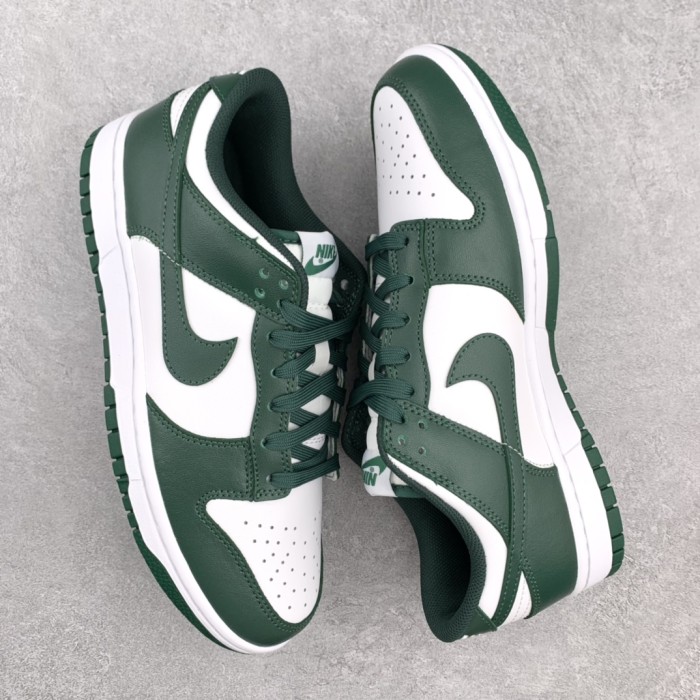 Nike Dunk Low Vintage Green (W)