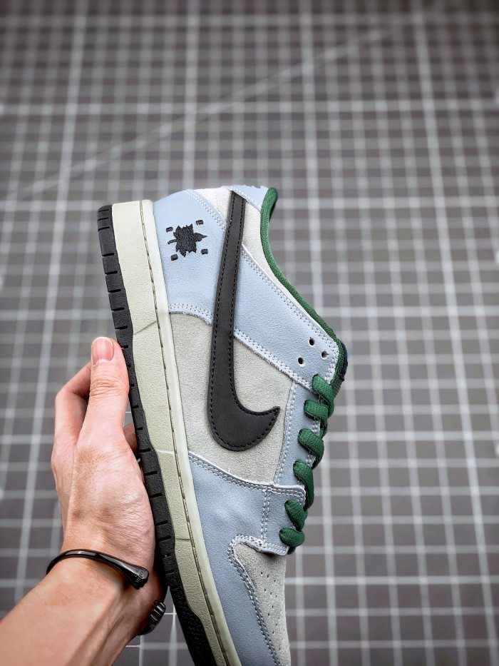 Nike Dunk SB Low Maple Leaf Central Park