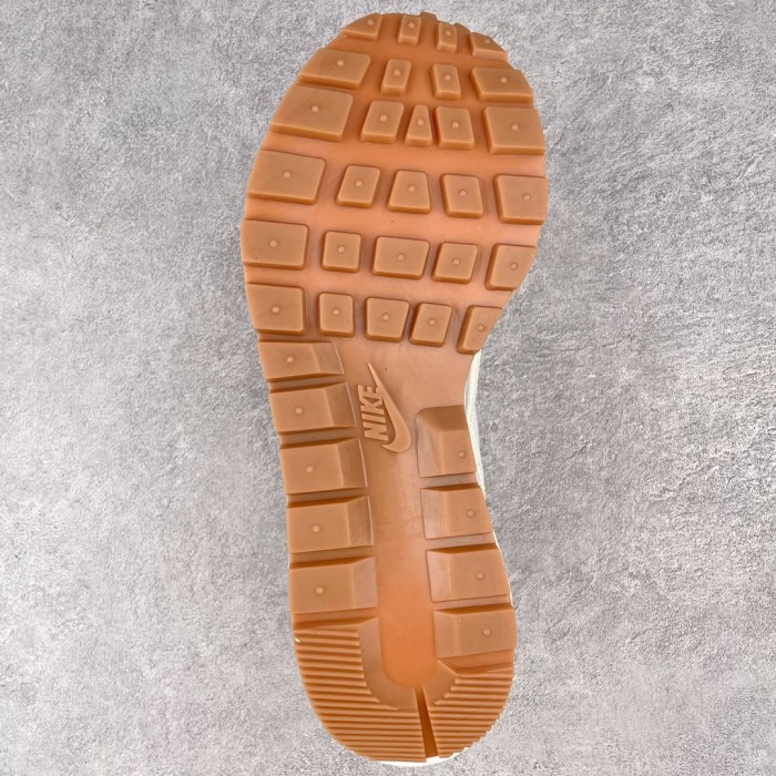 Nike Vaporwaffle Sacai Sail Gum