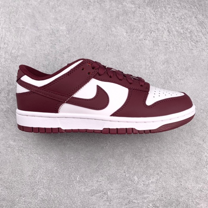 Nike Dunk Low Bordeaux (W)