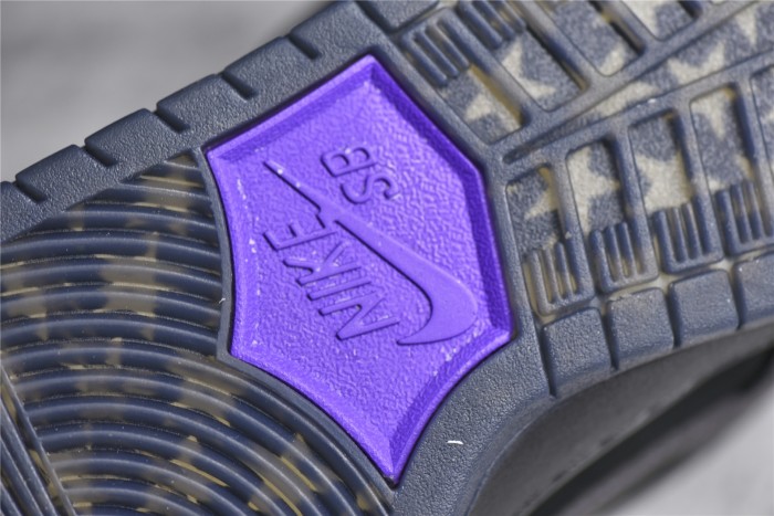 Nike SB Dunk Low Familia First Avenue