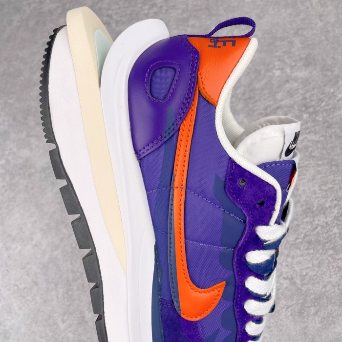 Nike Vaporwaffle sacai Dark Iris