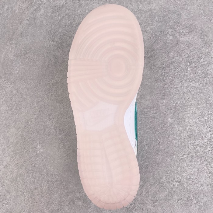 Nike SB Dunk Low Diamond Supply Co White Diamond