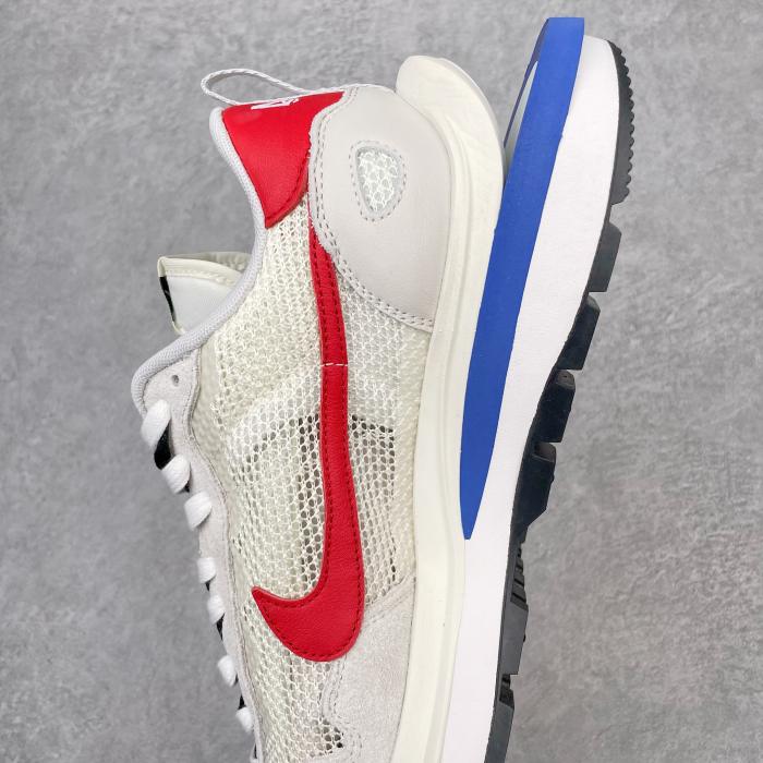 Nike Vaporwaffle sacai Sport Fuchsia Game Royal