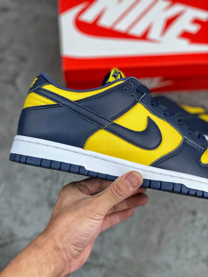 Nike Dunk Low Michigan (2021)