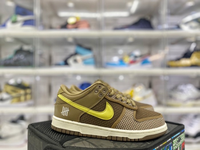 Nike Dunk Low SP UNDEFEATED Canteen Dunk vs. AF1 Pack