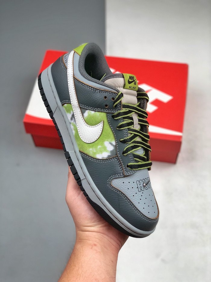 Nike SB Dunk Low HUF Wait, What!? (Friends and Family)