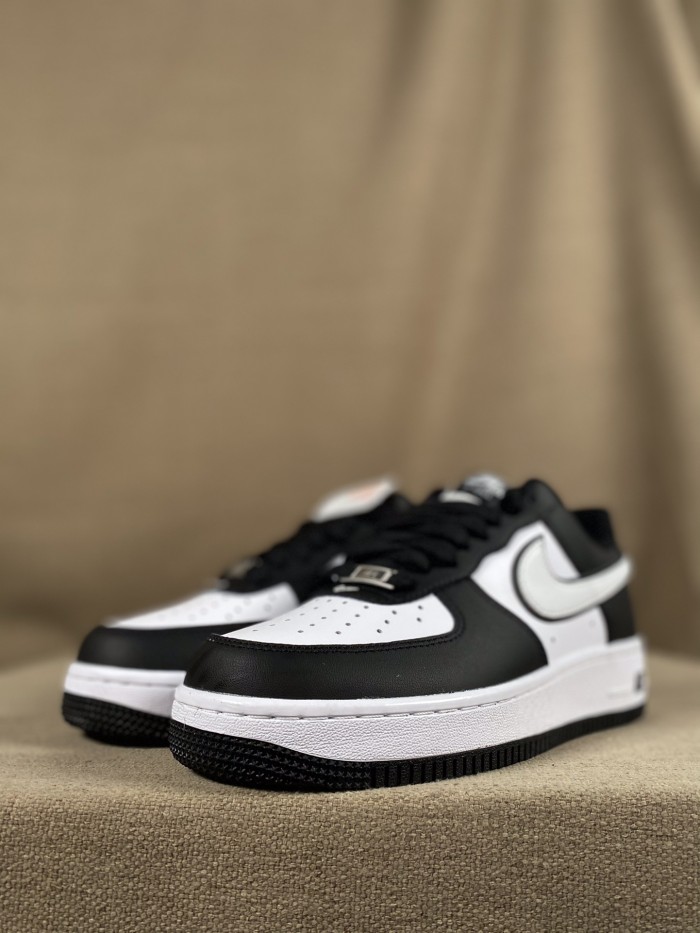 Nike Air Force 1 '07 Low White Swoosh Panda
