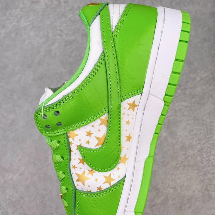 Nike Dunk SB Low Supreme Stars Mean Green