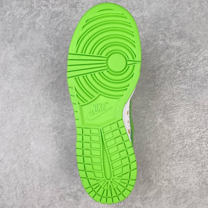 Nike Dunk SB Low Supreme Stars Mean Green
