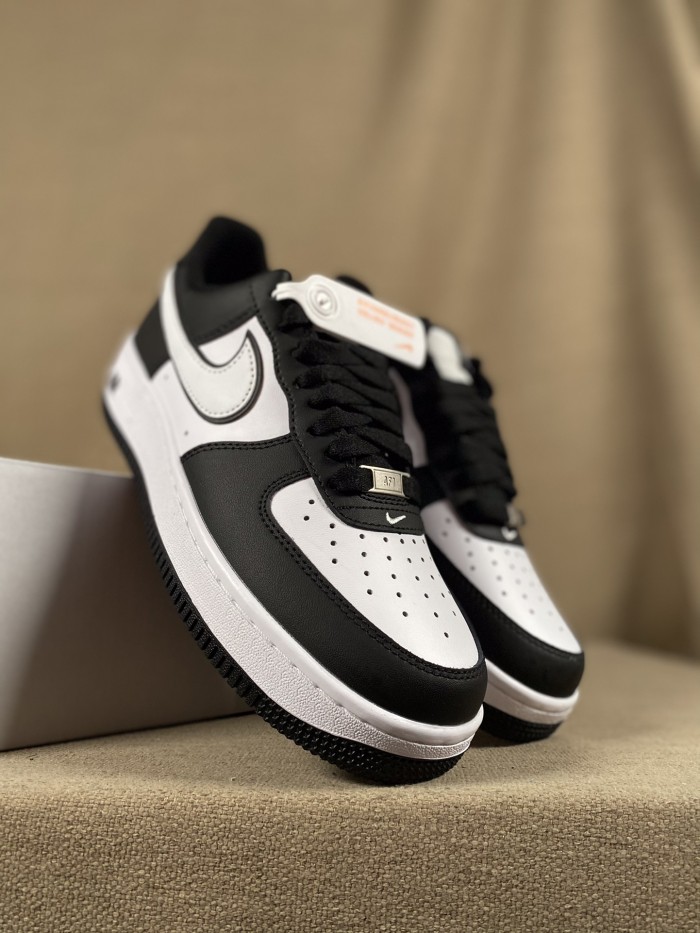 Nike Air Force 1 '07 Low White Swoosh Panda