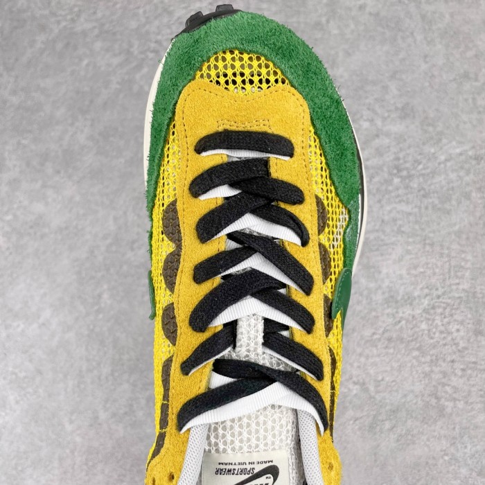 Nike Vaporwaffle sacai Tour Yellow Stadium Green
