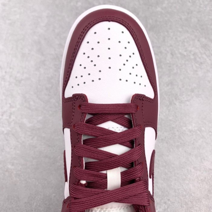 Nike Dunk Low Bordeaux (W)