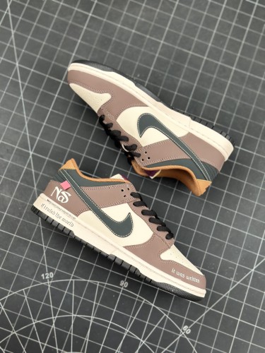 Nike SB Dunk Low Red Panda