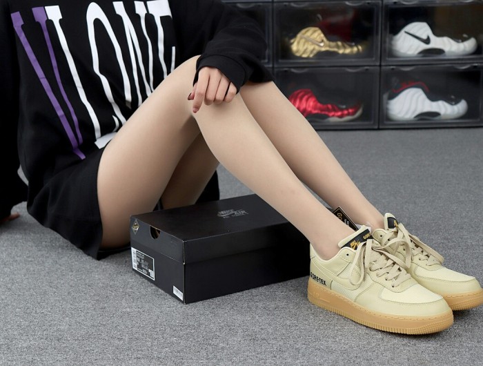 Nike Air Force 1 Low Gore-Tex Team Gold Khaki
