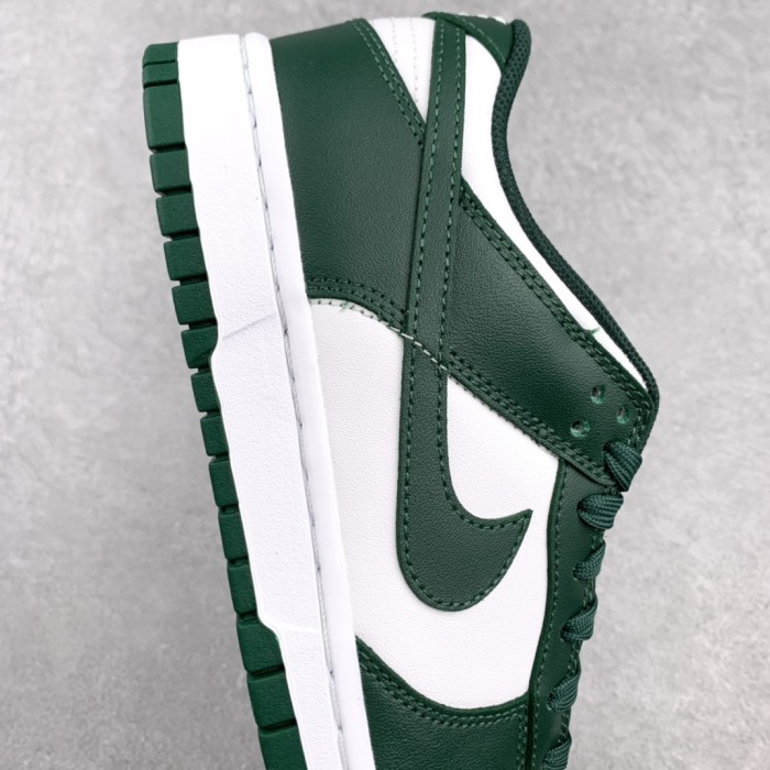 Nike Dunk Low Vintage Green (W)