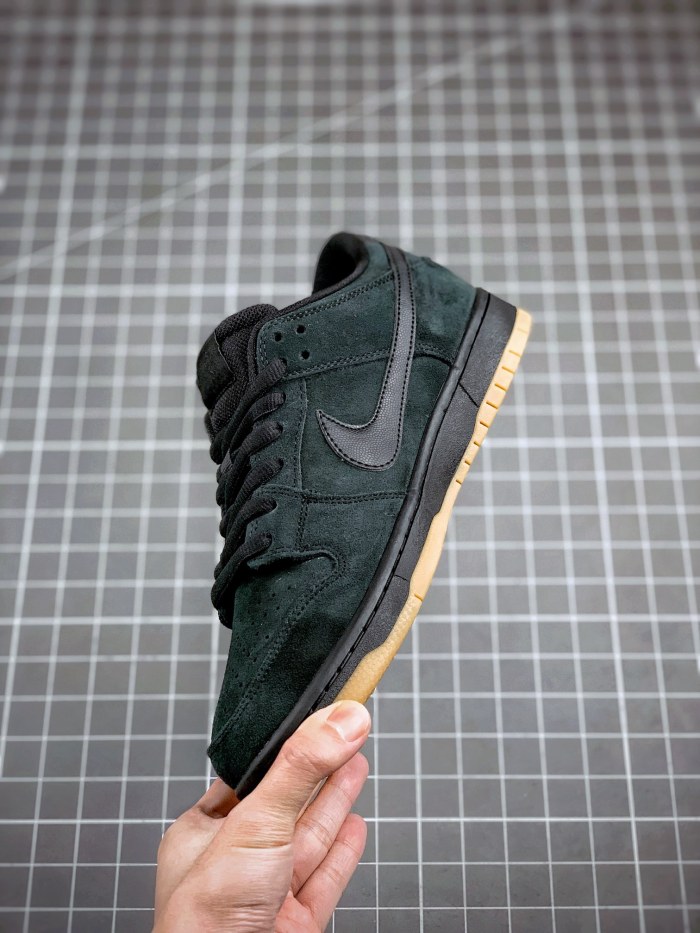 Nike SB Dunk Low IW Black Gum