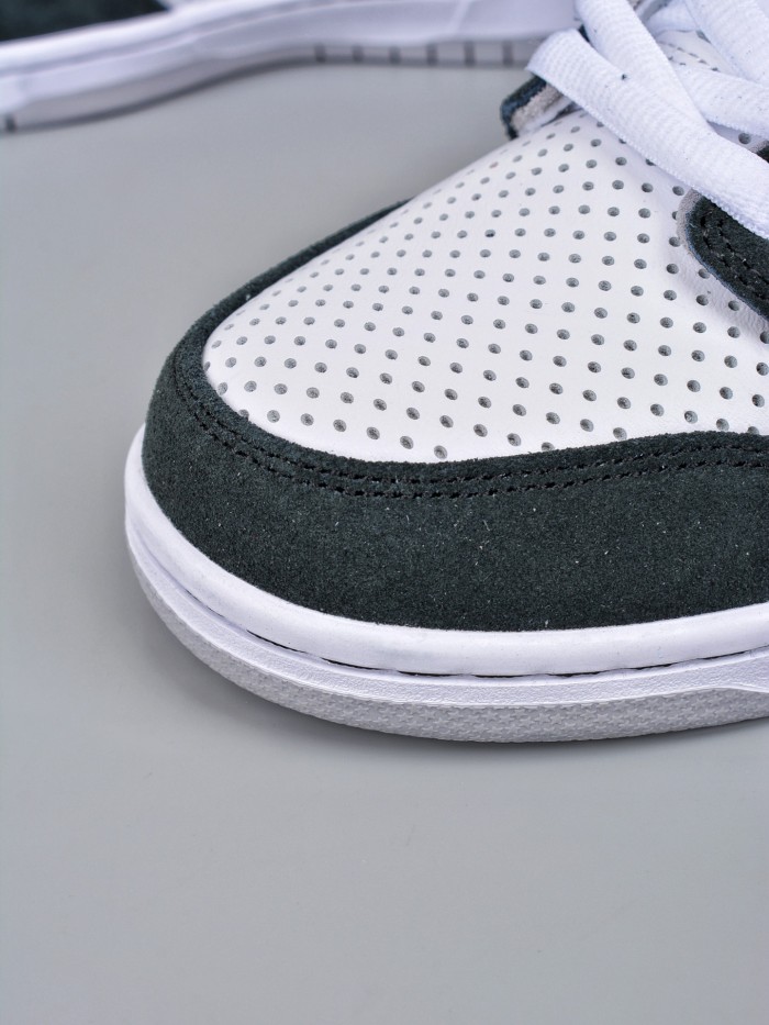 Nike SB Dunk Low Chlorophyll