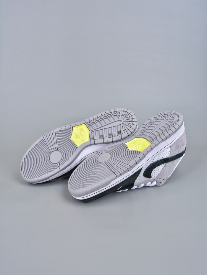 Nike SB Dunk Low Chlorophyll