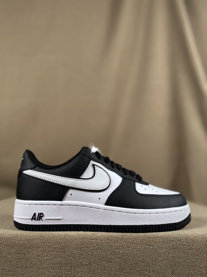 Nike Air Force 1 '07 Low White Swoosh Panda