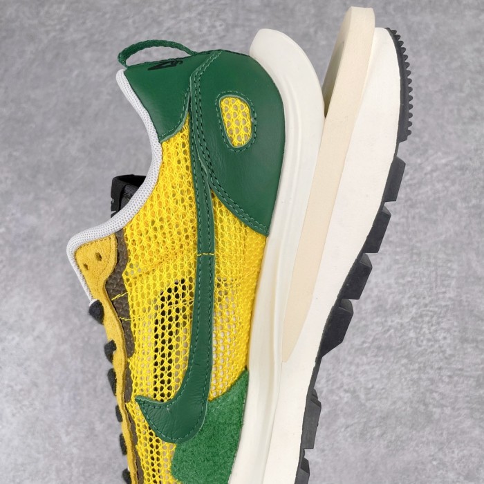 Nike Vaporwaffle sacai Tour Yellow Stadium Green