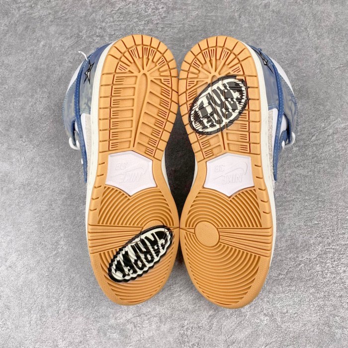 Nike SB Dunk High Carpet Company