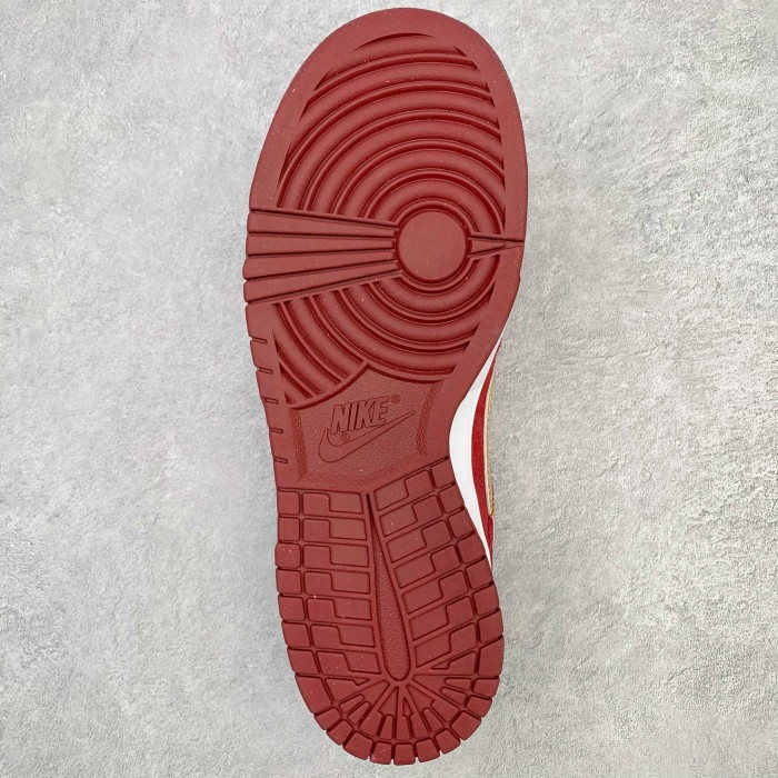 Nike SB Dunk Low Anchorman