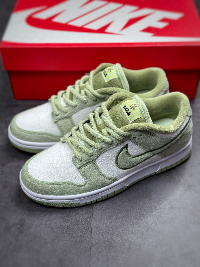 Nike Dunk Low SE Fleece Pack Honeydew (W)