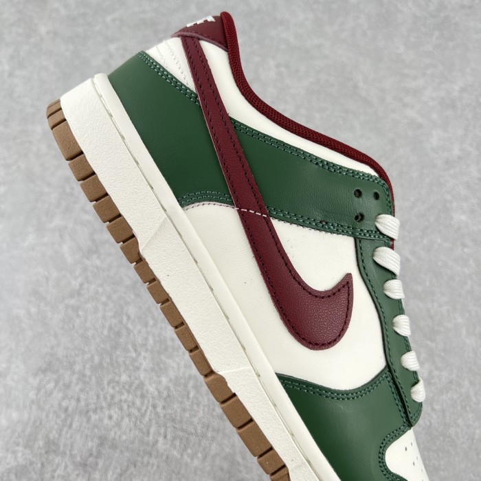 Nike Dunk Low Gorge Green